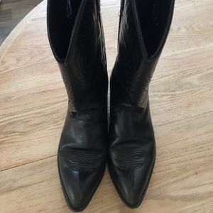 Women’s cowboy boots